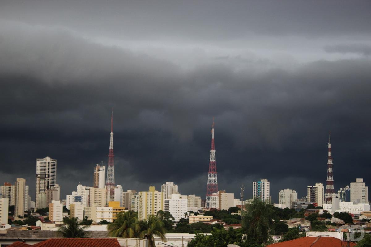 Inmet e Defesa Civil têm alerta de temporais para todo MT