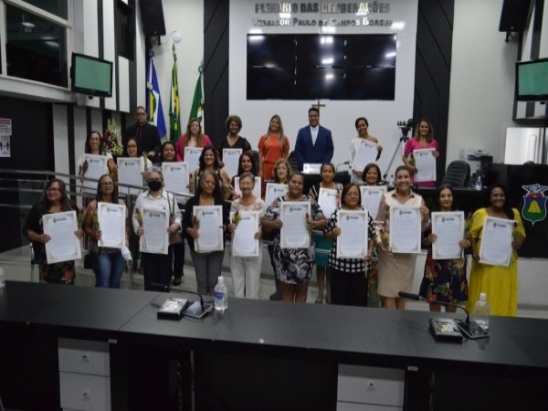 Vereador realiza sessão solene em homenagem ao Dia Internacional da Mulher