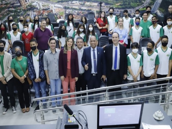 Escola do Legislativo realiza mais uma visita guiada do Projeto Cuiabaninhos na Câmara