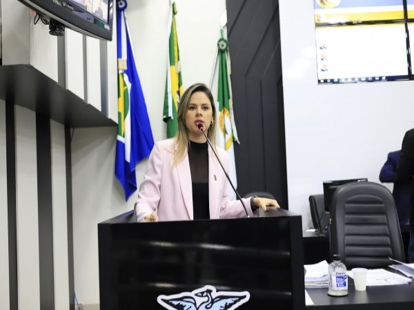 Vereadora lança abaixo-assinado contra aumento da tarifa do transporte coletivo em Cuiabá