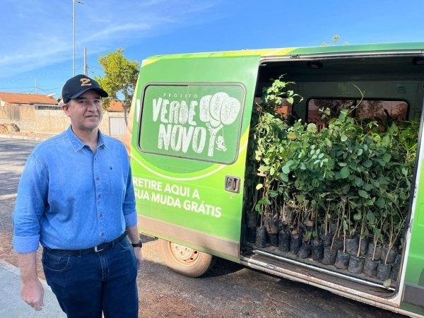 Vereadores do PV participam de plantio de mais de 400 mudas de árvores em nova avenida na região Leste