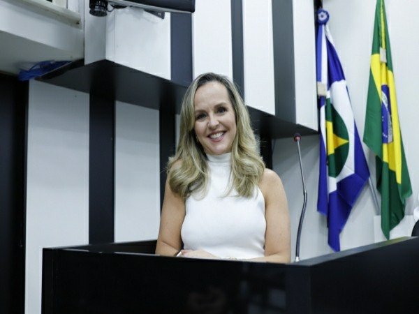 Participação das mulheres na política é tema da Tribuna Livre desta terça