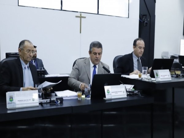 Vereadores aprovam projetos e requerimentos na sessão desta quinta-feira