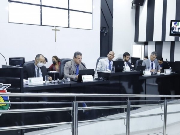 Vereadores aprovam projetos e pareceres na sessão desta quinta