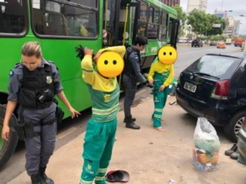 Presas são flagradas recebendo drogas e celulares durante serviço para a prefeitura