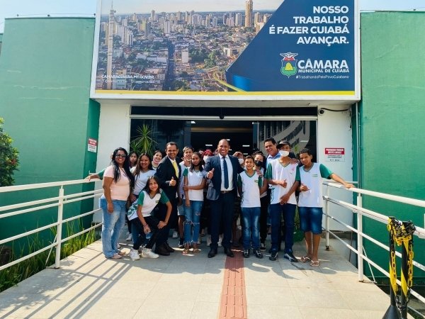 Projeto Cuiabaninhos na Câmara recebe segunda escola rural