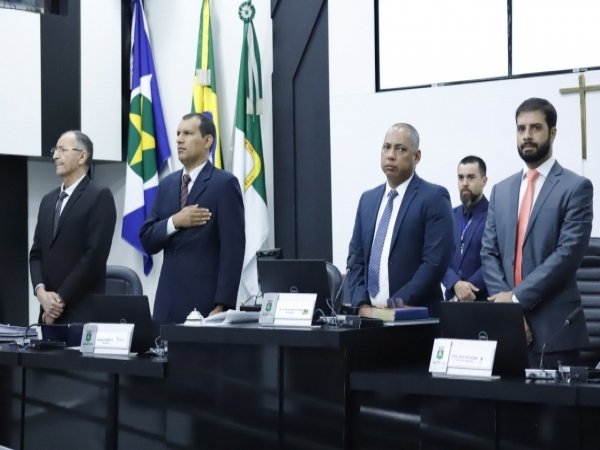 Sessão desta quinta aprova quatro projetos e derruba um parecer da CCJR