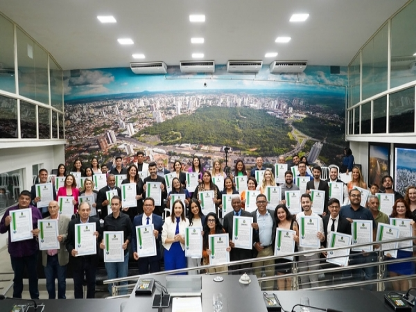 Jornalistas políticos recebem Ordem ao Mérito da Câmara de Cuiabá