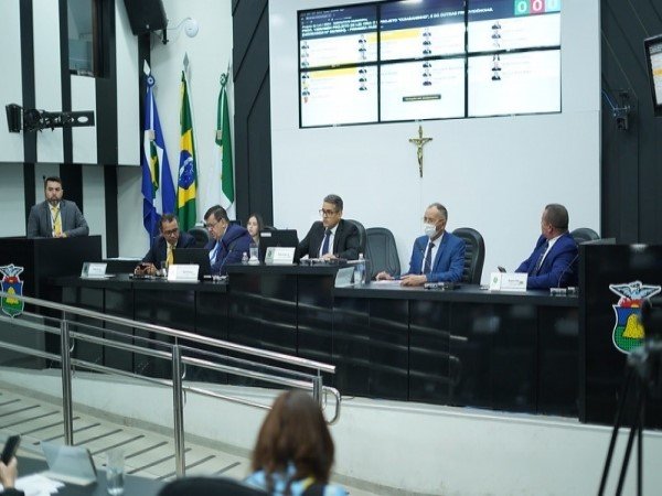 Câmara aprova requerimentos, projetos e pareceres da CCJR na sessão desta terça-feira